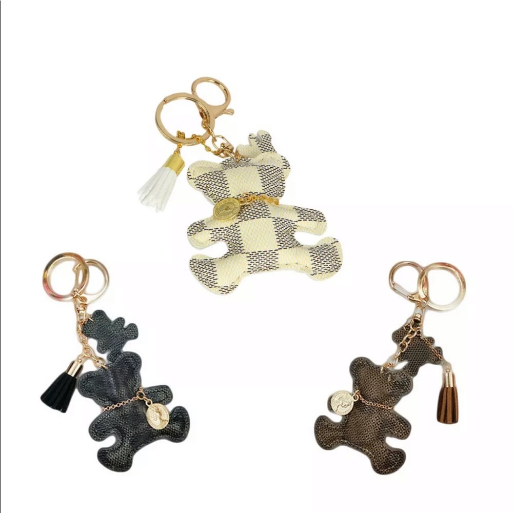 🐻CUTE DAMIER GOLDEN KEY RING BEAR TASSEL CHARM🐻